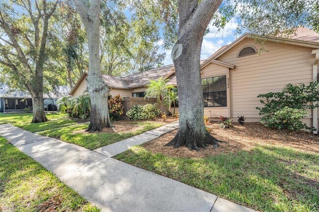 Building Photo - 2582 Bentley Dr