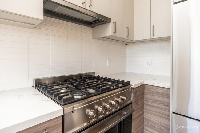 Building Photo - 25 Grace St