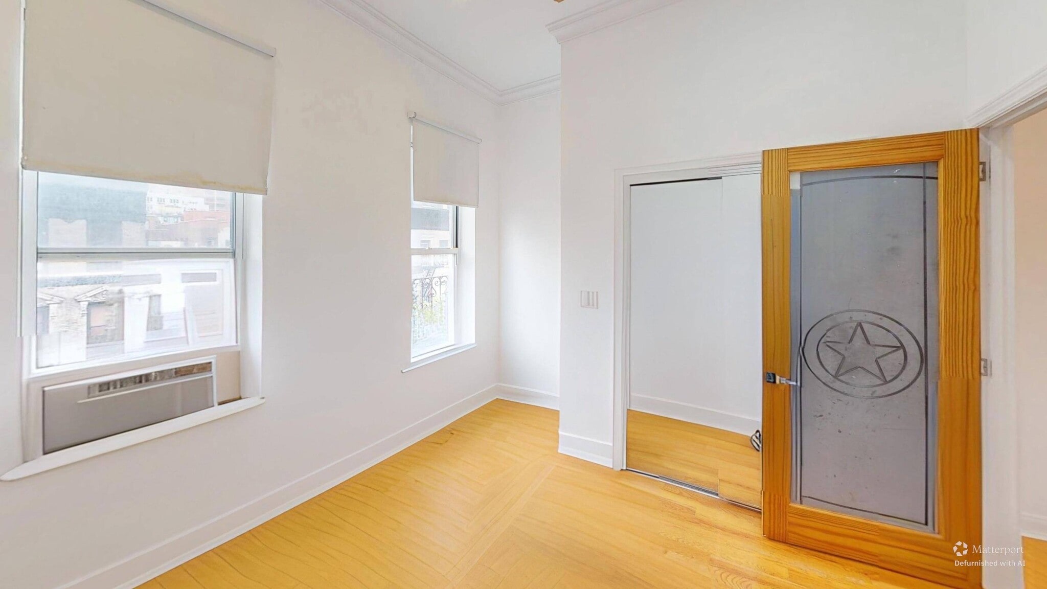 Building Photo - 221 E 83rd St