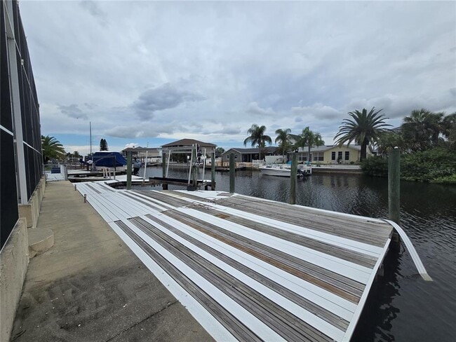 Building Photo - 7423 Southwind Dr