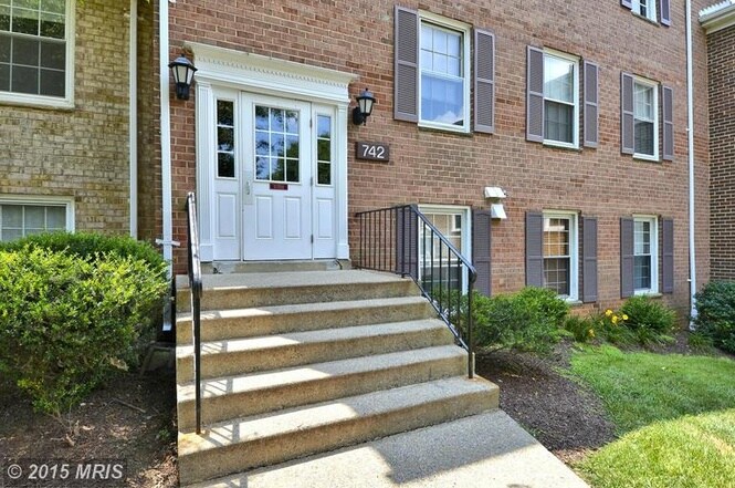 Building Photo - 742 Quince Orchard Blvd