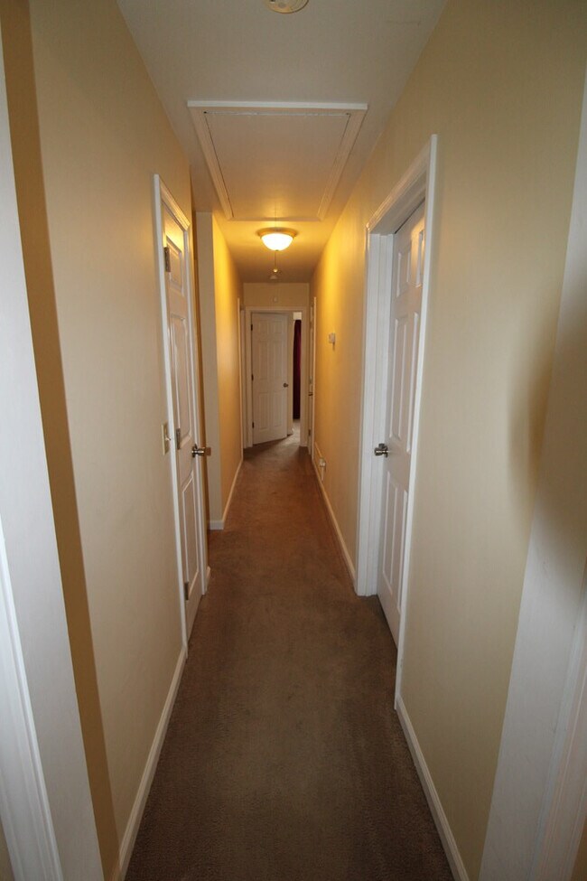 Building Photo - 2413 Hunt Club Rd