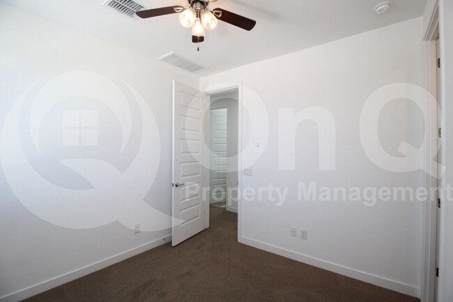 Building Photo - 9117 W Sells Dr