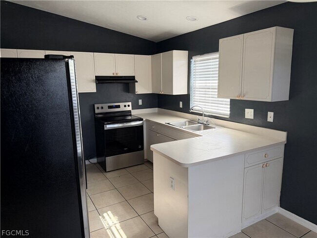 Building Photo - 4928 Leonard Blvd S