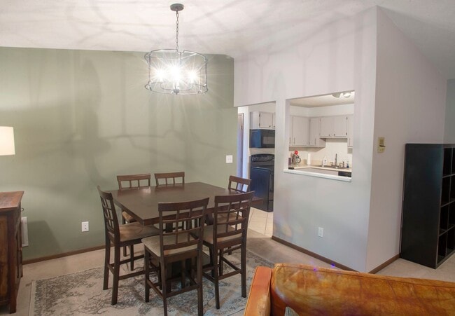 Building Photo - Fully Furnished 2-Bedroom Condo – 2 Blocks...