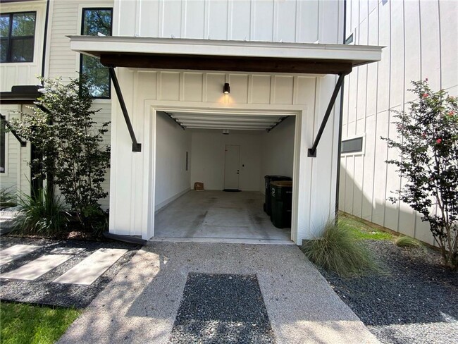 Building Photo - 4804 Duval Rd