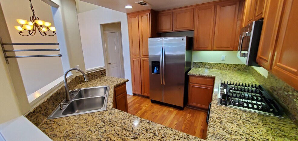 Kitchen - 10488 Hollingsworth Way