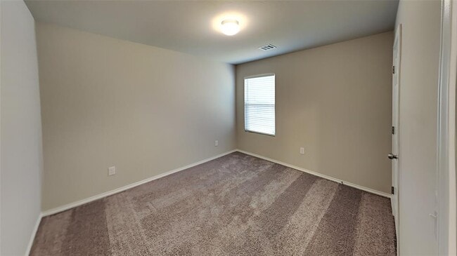 Building Photo - 9905 Rattlesnake Ln