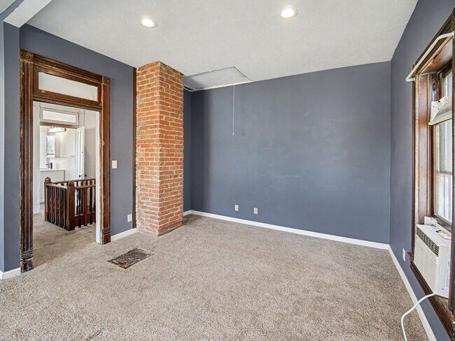 Building Photo - 6801 Lexington Ave