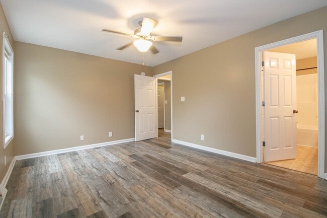 Building Photo - 284 Ballygar Ct