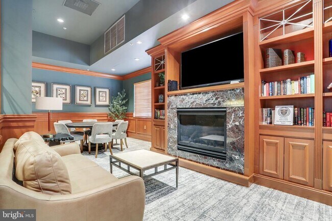 Building Photo - 3101 N Hampton Dr