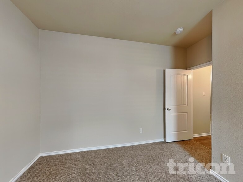 Building Photo - 1212 Ashley Dr