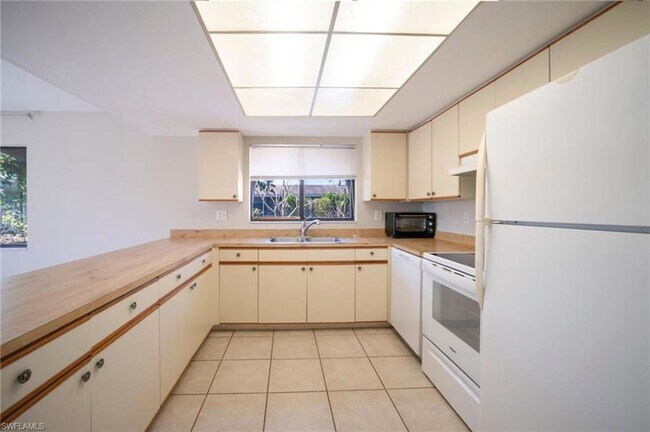 Building Photo - 3706 SE 10th Ave