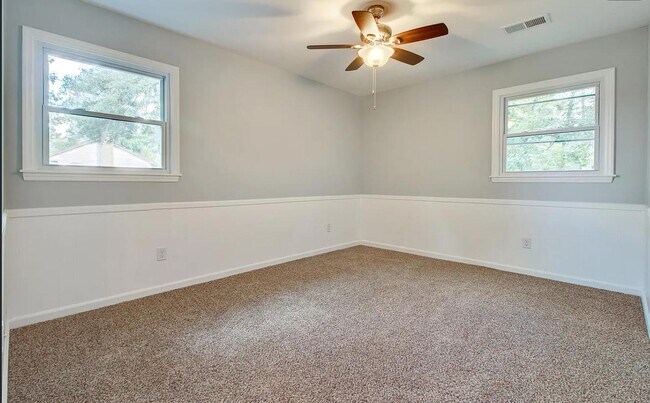 Building Photo - 403 Fairington Dr