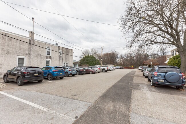 Building Photo - 3 W 1st Ave