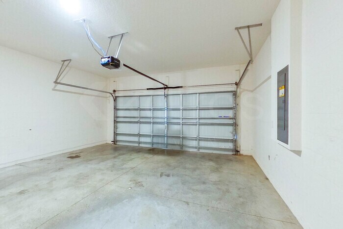 Building Photo - 30084 Fedora Cir