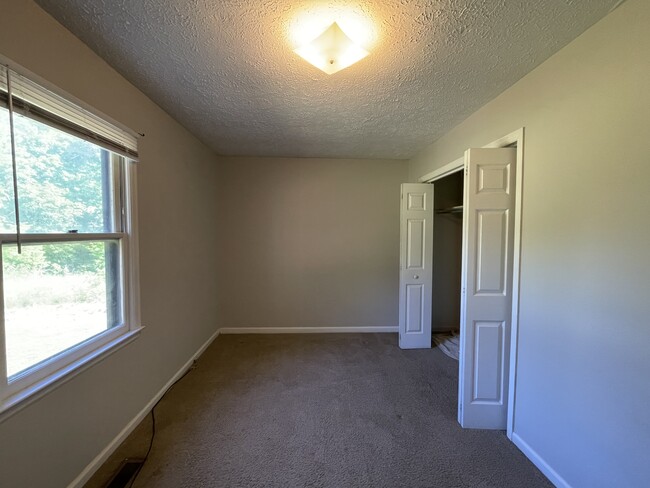 Building Photo - 139 Cedar Crest Dr