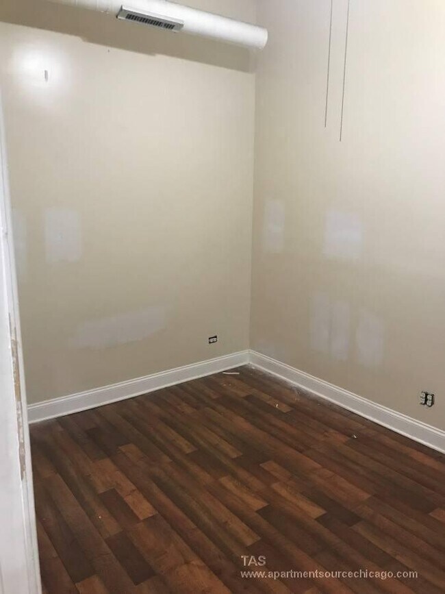 Building Photo - 1563 N Milwaukee Ave