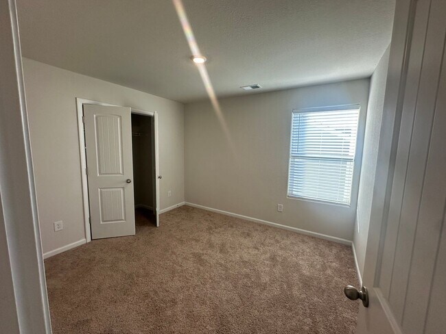 Building Photo - ***MOVE IN SPEACIAL*** Wonderful Three Bedroom (Originally 4 Bedrooms That Has Been Converted to ...