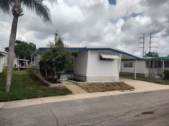 Building Photo - 2550 State Rd 580
