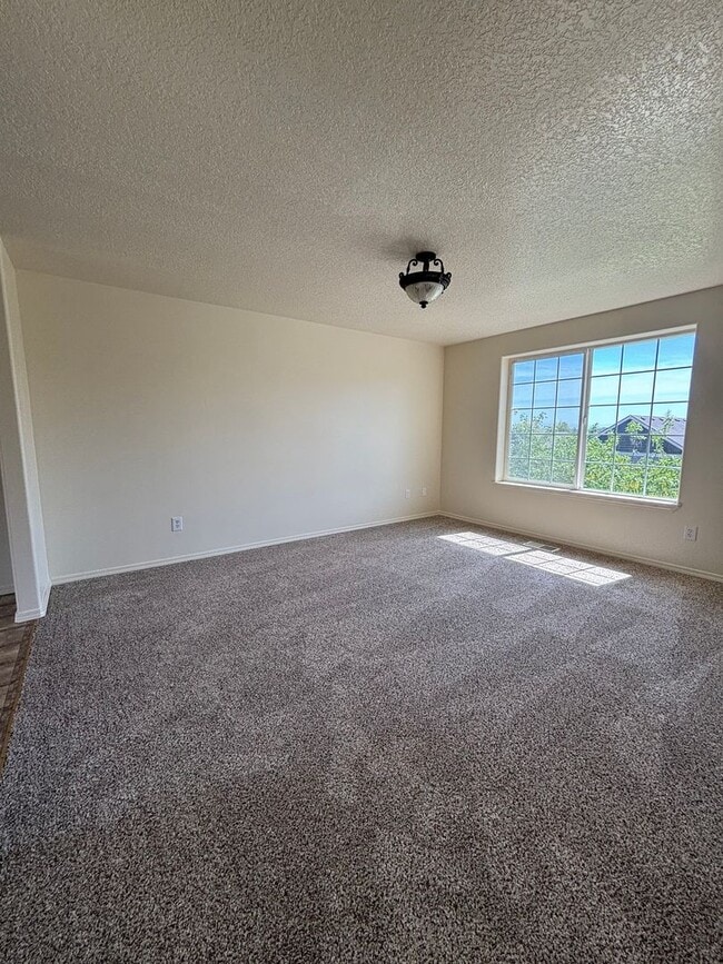 Building Photo - $500.00  OFF  1ST  FULL  MONTH'S  RENT   F...