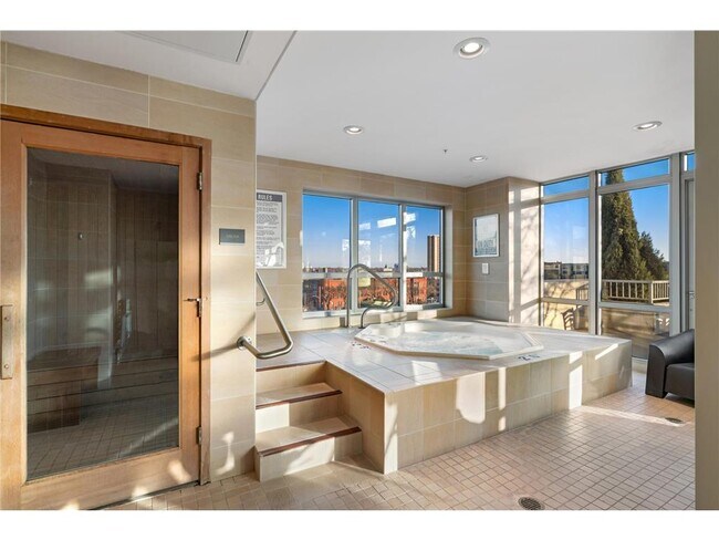 Building Photo - 929 Portland Ave