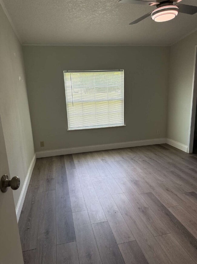 Building Photo - "Charming 3-Bed, 2-Bath Mobile Home Retrea...