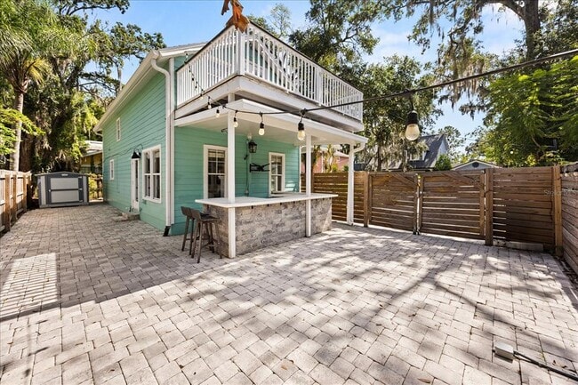 Building Photo - 748 Altaloma Ave