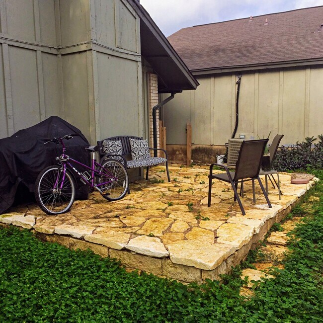 Building Photo - 6407 Auburn Dr