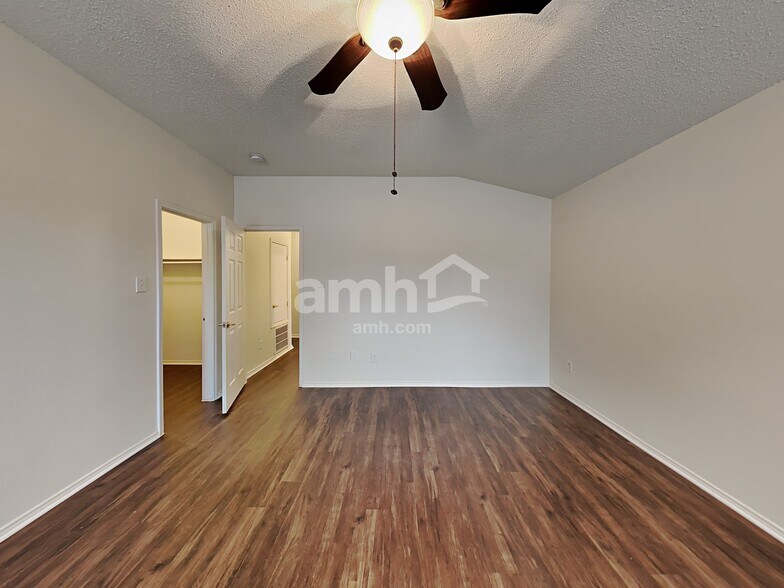 Building Photo - 216 Cornell