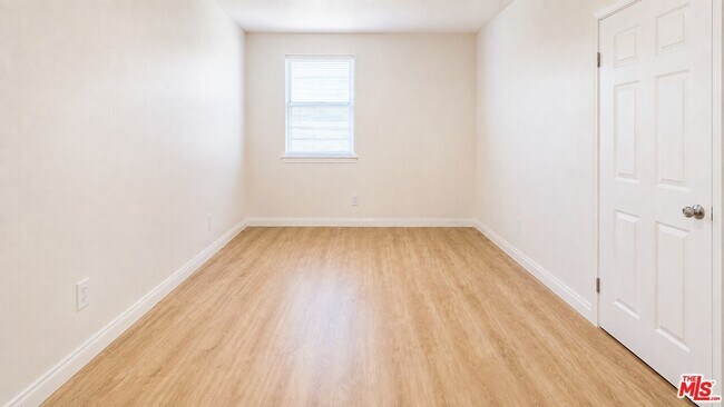 Building Photo - 1351 Cochran Ave