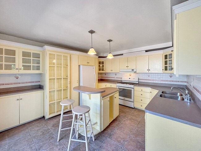 Building Photo - Beautiful 3BD/2.5BA Condo in Tierrasanta w...