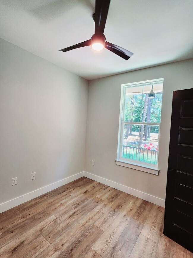 Building Photo - Stunning new executive home in Gulf Shores!