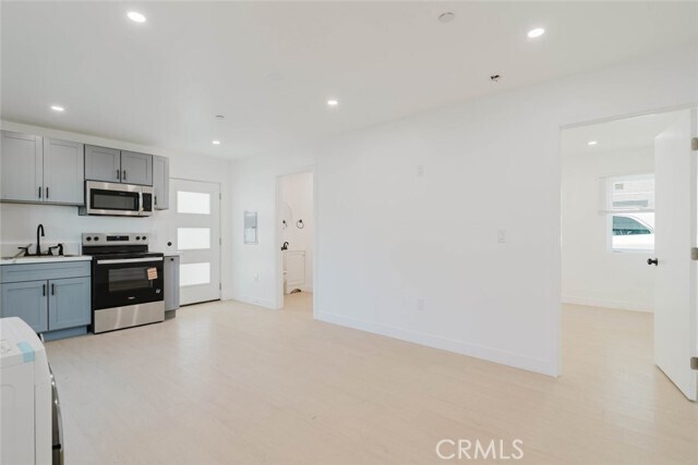 Building Photo - 5654 Cartwright Ave
