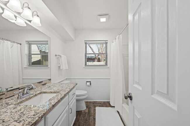 Building Photo - Updated Edmond 3BR Home – Walk to Orvis Risner Elementary – Easy OKC Commute