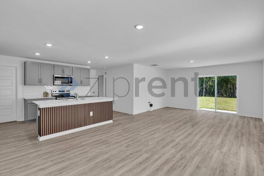 Building Photo - Unit