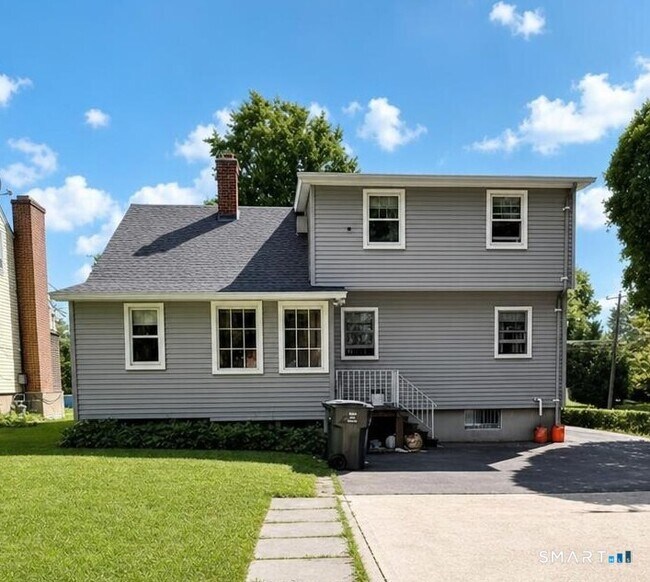 Building Photo - 44 Westphal St