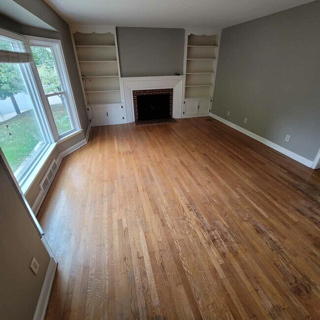 Building Photo - 215 N 12th St