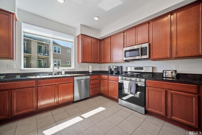 Building Photo - 2490 Eastshore Pl