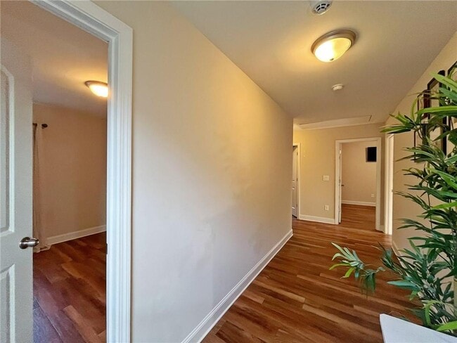 Building Photo - 516 Sprayberry Dr