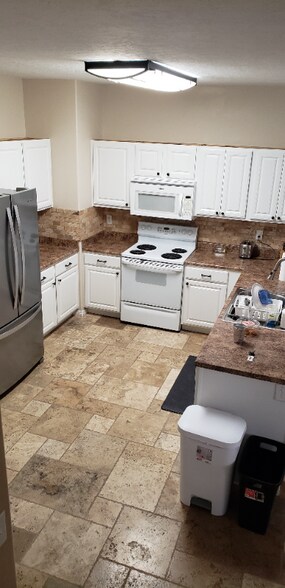 Building Photo - 10997 Maple Forest Way