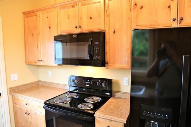 Building Photo - New Home! 5 Bedroom, Bonus Room, 6 Bathrooms