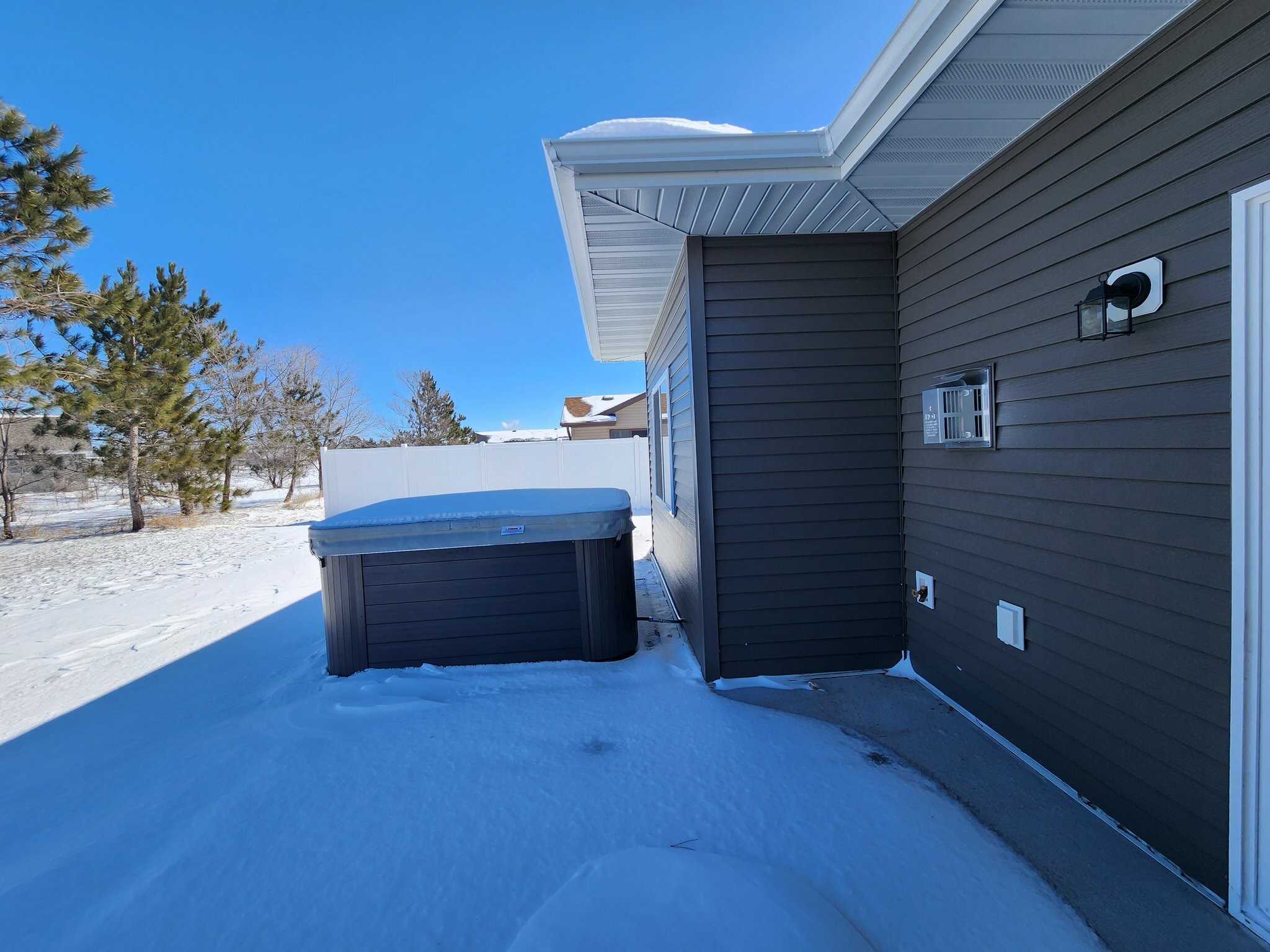 Building Photo - 812 7th St SW