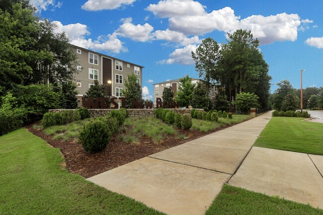 Building Photo - 1011 Yellowwood Aly