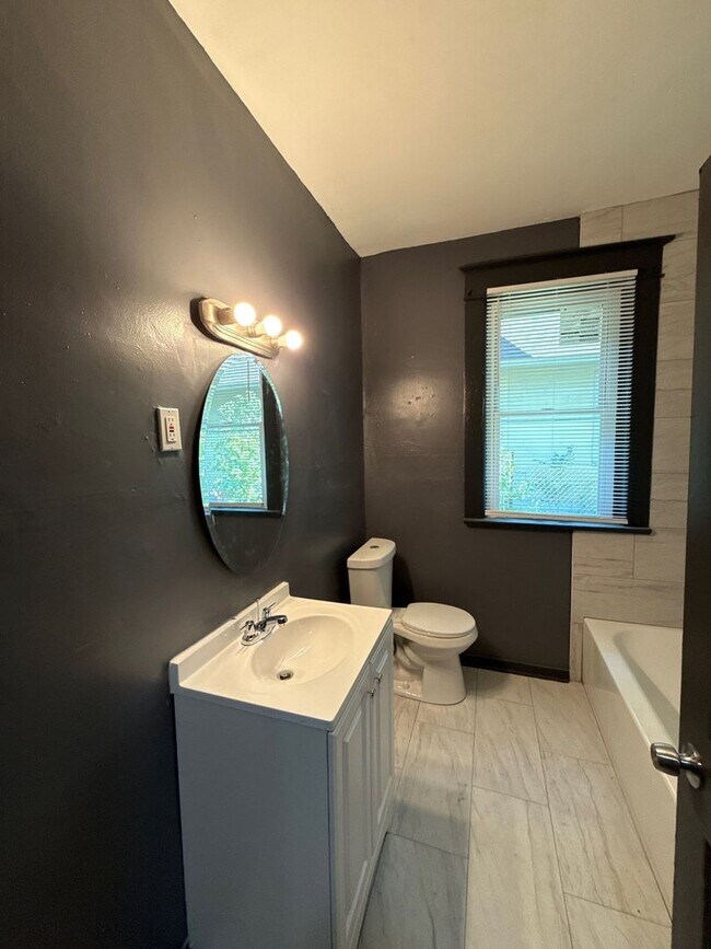 Building Photo - Welcome to your dream home!