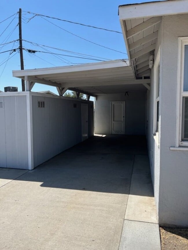 Building Photo - ADORABLE 2 BED 1 BATH HOME FOR RENT!