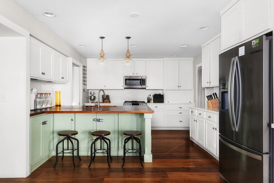 Building Photo - 709 Colonial Park Blvd