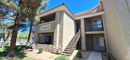 Building Photo - 2929 W Yorkshire Dr