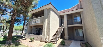 Building Photo - 2929 W Yorkshire Dr