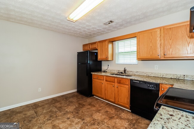 Building Photo - 485 Cathedral Dr